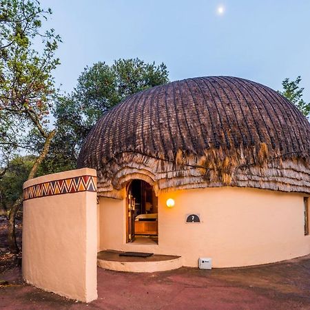Aha Lesedi African Lodge & Cultural Village Broederstroom Exteriör bild