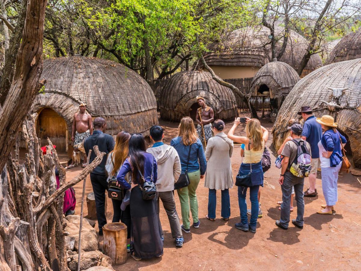 Aha Lesedi African Lodge & Cultural Village Broederstroom Exteriör bild