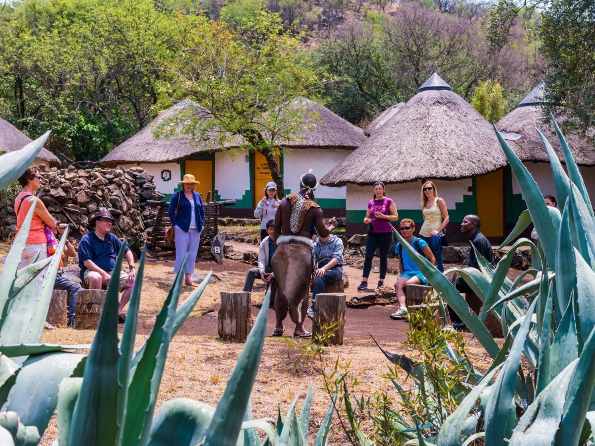 Aha Lesedi African Lodge & Cultural Village Broederstroom Exteriör bild