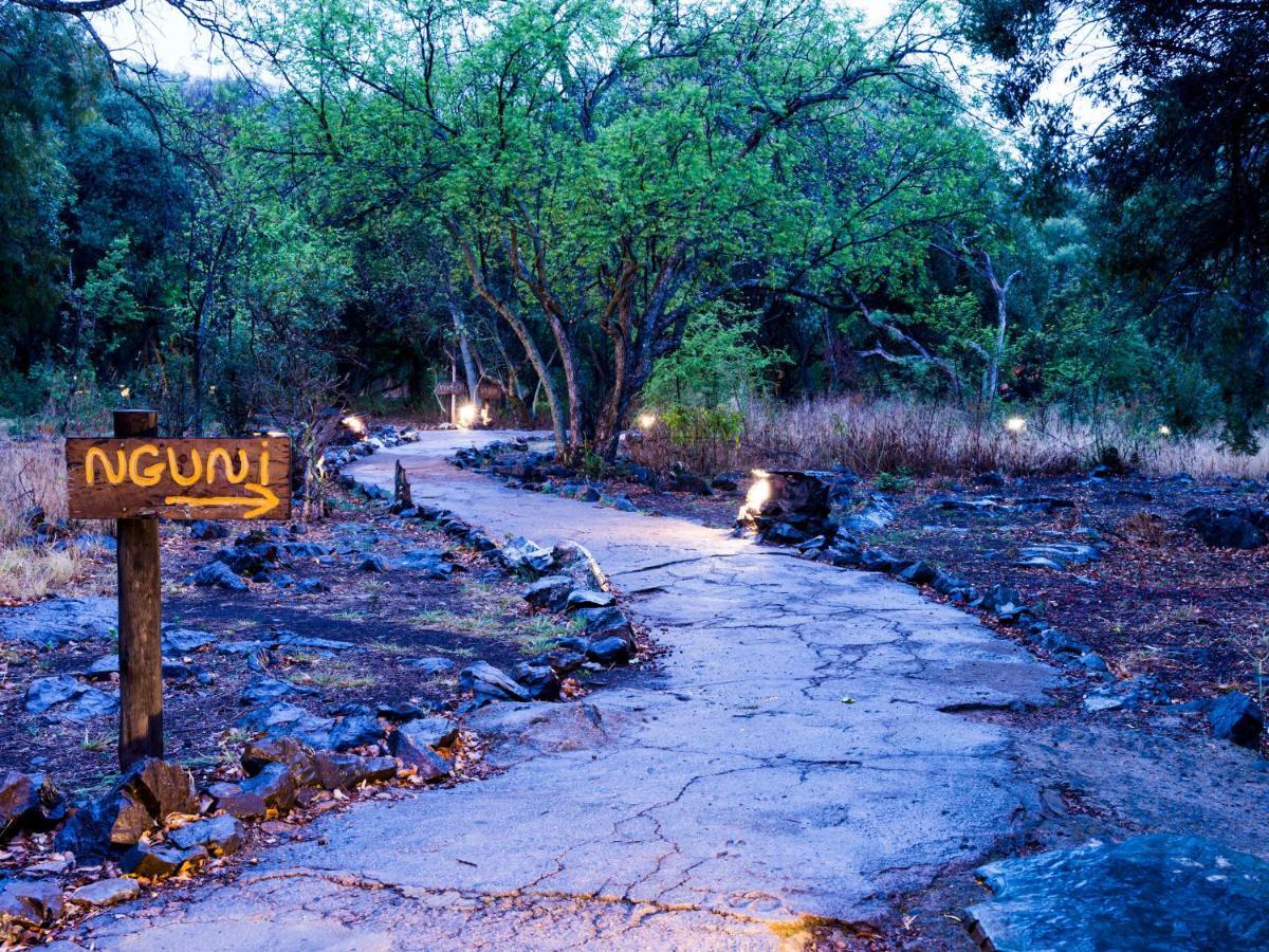 Aha Lesedi African Lodge & Cultural Village Broederstroom Exteriör bild