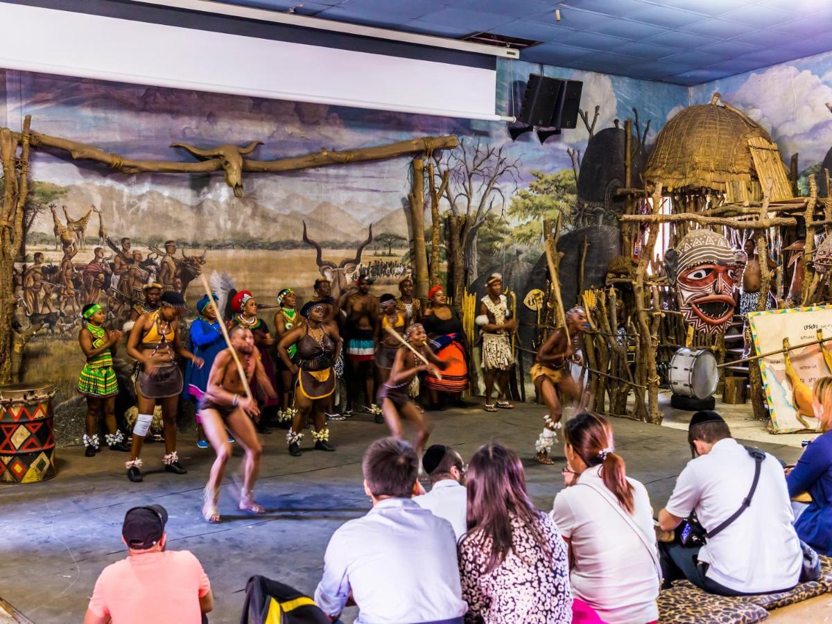 Aha Lesedi African Lodge & Cultural Village Broederstroom Exteriör bild