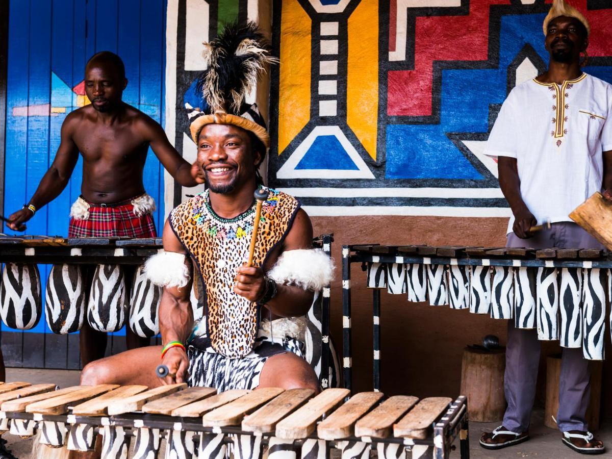 Aha Lesedi African Lodge & Cultural Village Broederstroom Exteriör bild