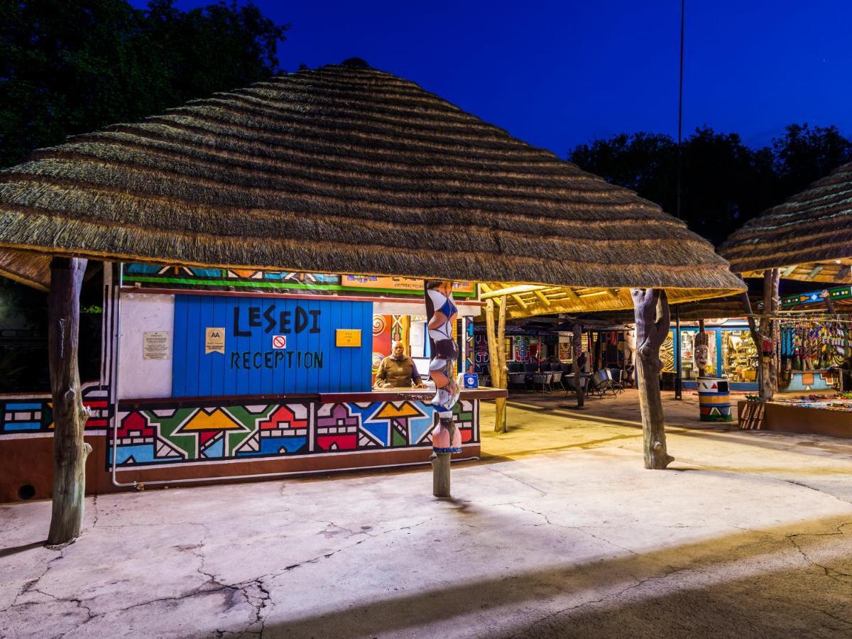 Aha Lesedi African Lodge & Cultural Village Broederstroom Exteriör bild